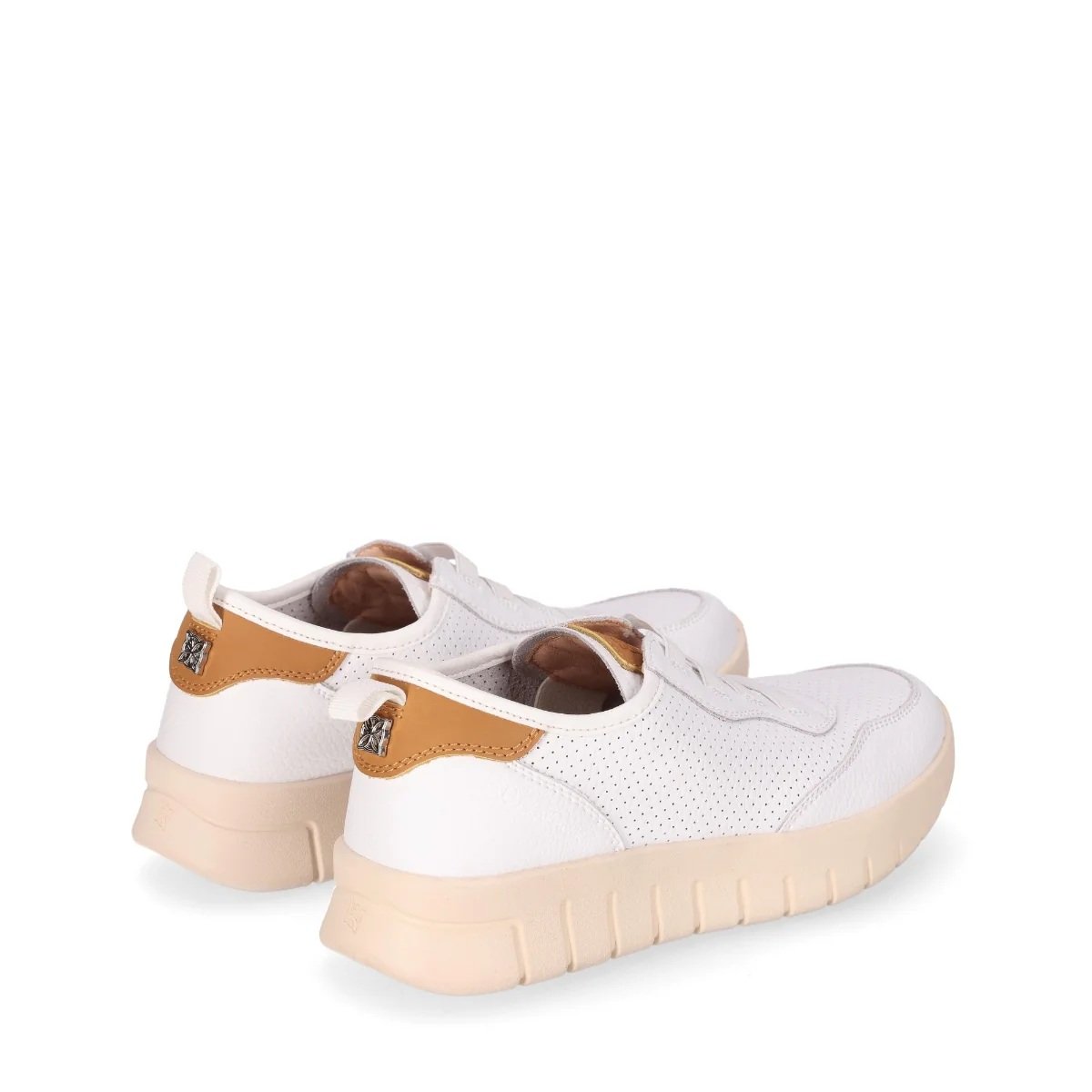 TasosShoes_Chica10_28415_gynaikeia-dermatina-anatomika-sneakers-leyko-2