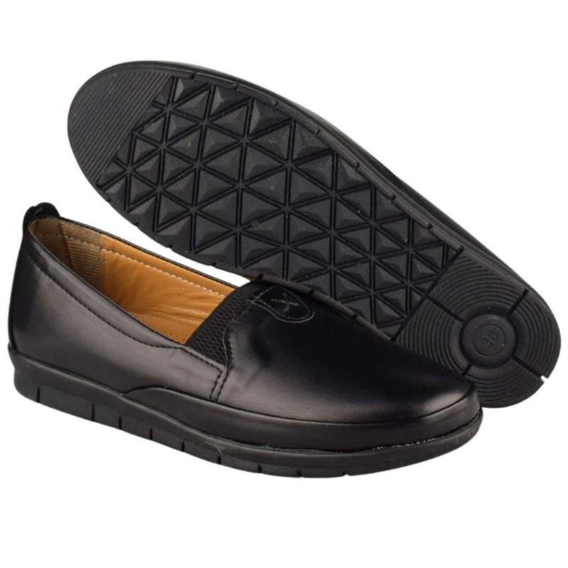 TasosShoes_2010_gynaikeia_anatomika_mokasinia_se_mayro_chroma-3